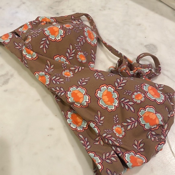 Letarte Floral Printed Crossover Swim Top - Picture 6 of 10